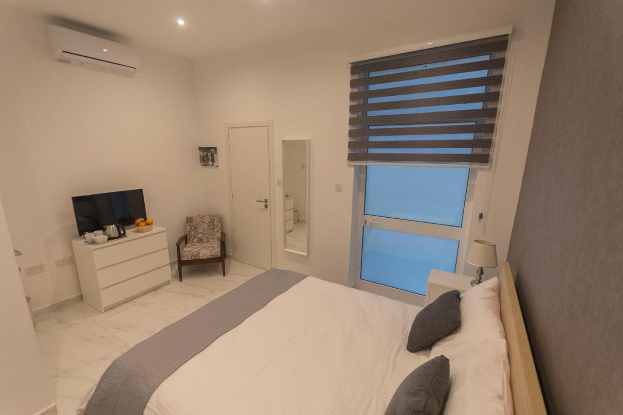 4 Bedroom Apartment Near Sliema Seafront Exterior photo