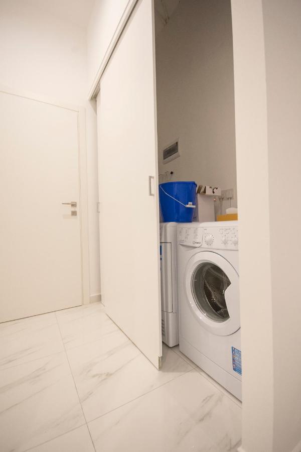4 Bedroom Apartment Near Sliema Seafront Exterior photo