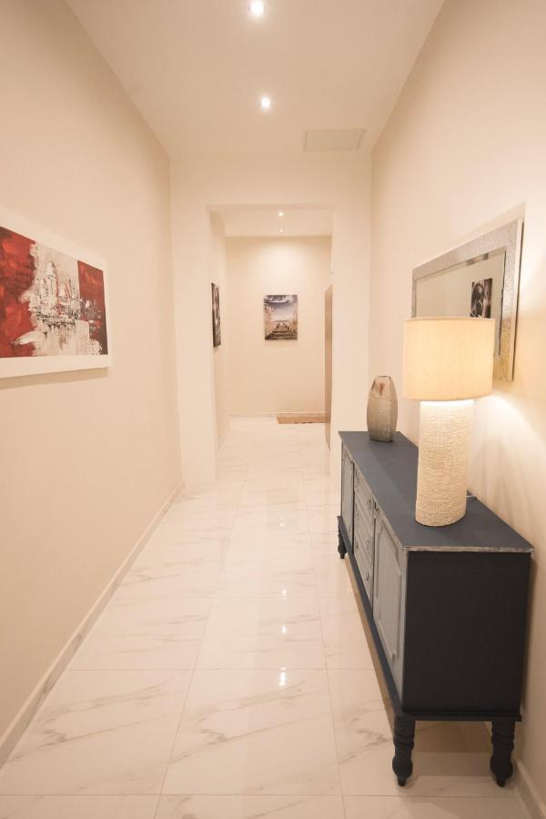 4 Bedroom Apartment Near Sliema Seafront Exterior photo